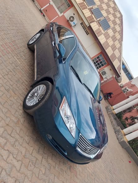 A picture of Belgium standard Lexus es 350
