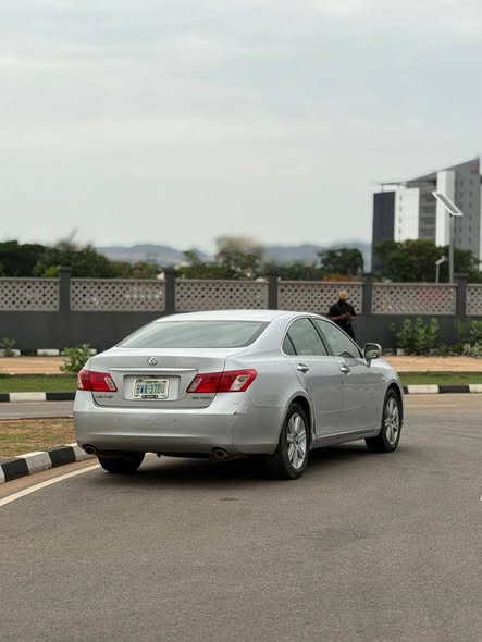 A picture of 2010 Lexus Es350