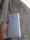 A picture of Samsung J7