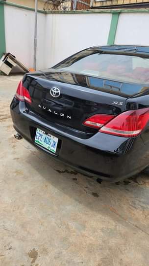 A picture of Toyota Avalon 2007 model