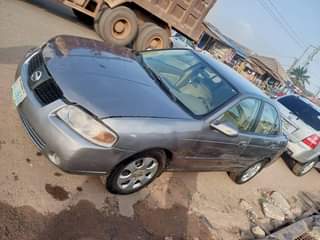 A picture of Nissan sentra 2005