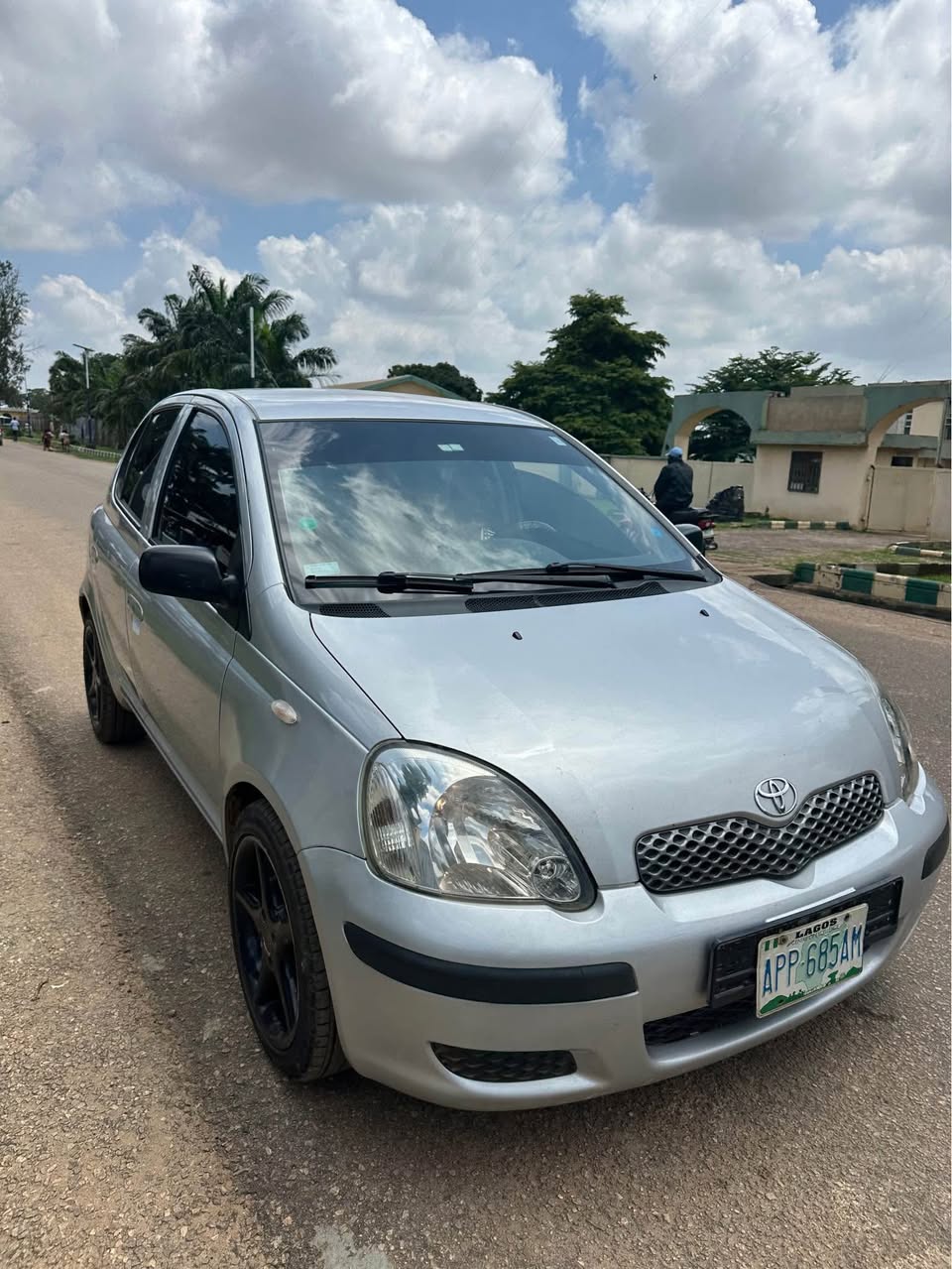 A picture of Toyota Yasir 2005 model. Call 07040735670