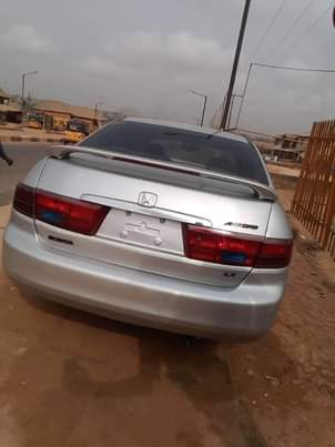 A picture of Honda Accord 05