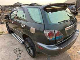 A picture of Lexus rx 300