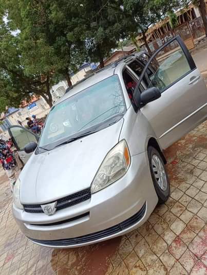 A picture of 2006 Toyota Sienna