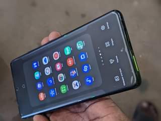 A picture of samsung S21
