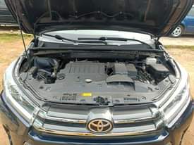 A picture of Toyota Highlander 2015 model