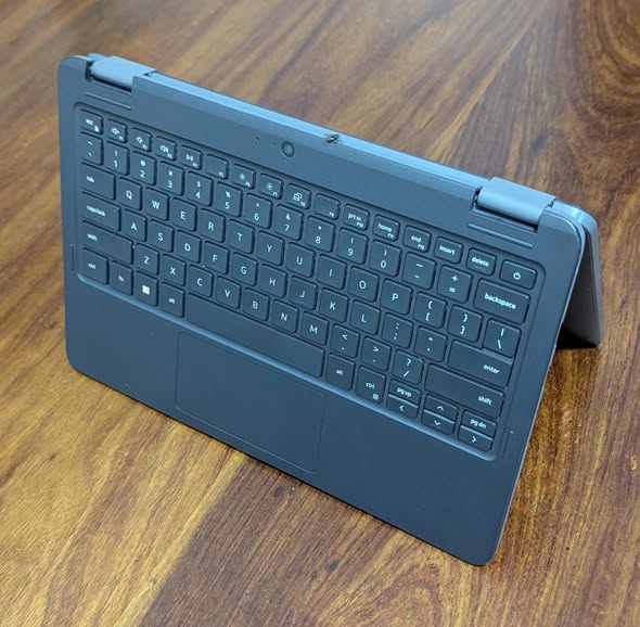 A picture of DELL LATITUDE 3120