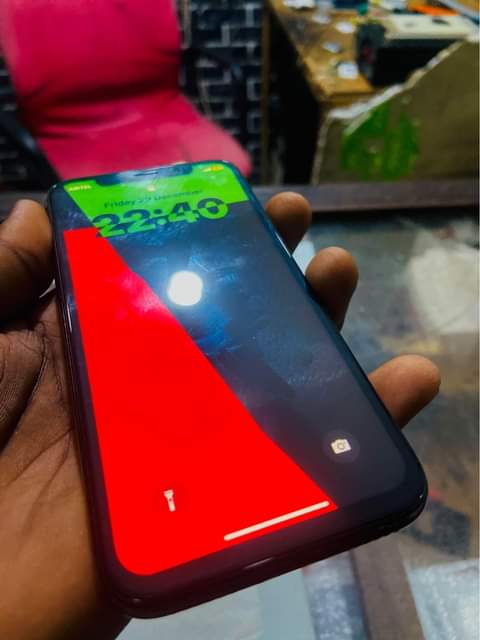 A picture of iphone x 64gb bh86 official 330k kipengere ni speaker inatoa