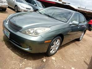 A picture of Over highest grade Lexus ES 330 Everything is intact and