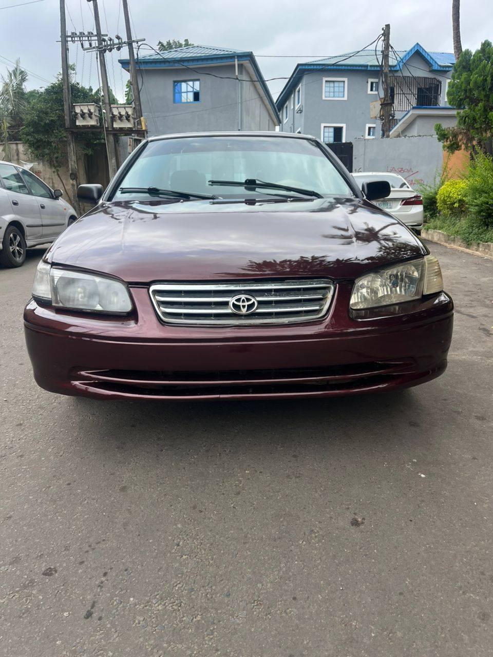 A picture of Toyota Camry tini light. Engine and gear perfect. A C