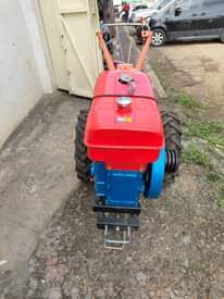 A picture of 15HP walking tractoe