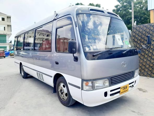 A picture of Toyota Coaster