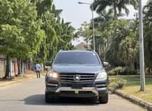 A picture of SUPER CLEAN 2012 MERCEDES BENZ ML350 FOR SALE