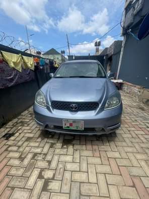 A picture of Toyota matrix 2004 xr 90 first body Registered First user