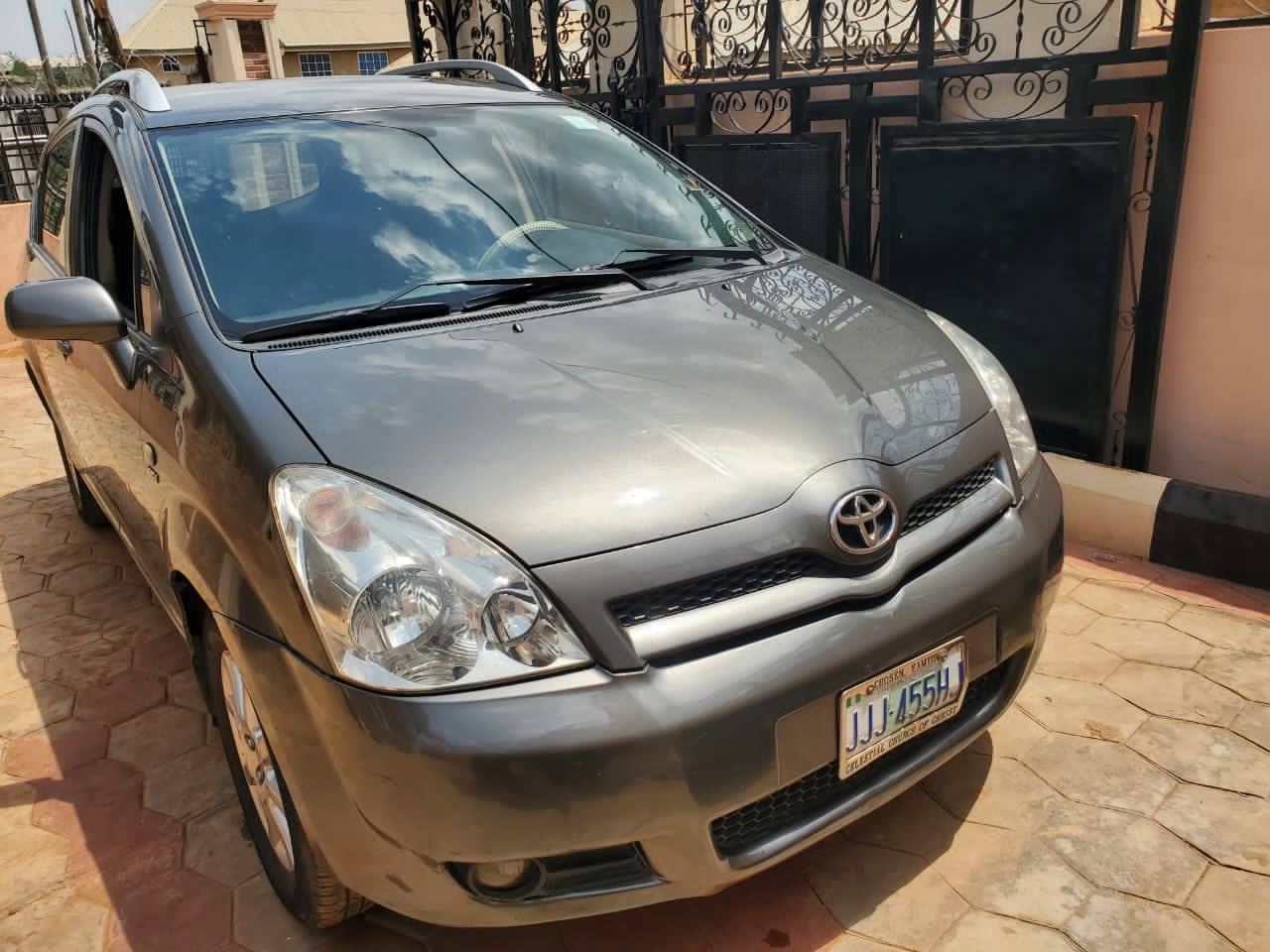 A picture of Toyota verso