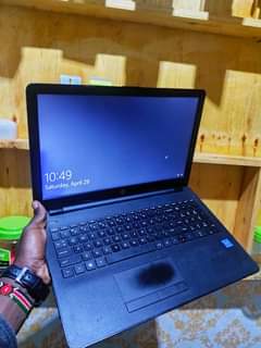 A picture of HP LAPTOP SLIM RAM 4GB STORAGE 500GB CHAJI MASAA 4
