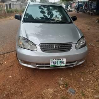 A picture of Toyota corolla 2005