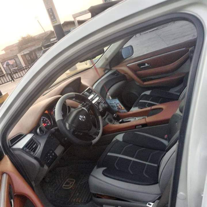 A picture of 2011 Acura ZDX