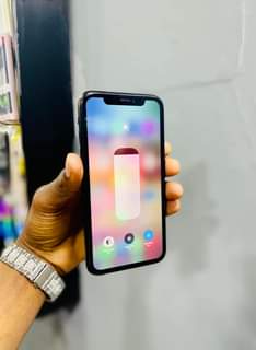 A picture of Iphone XR GB64