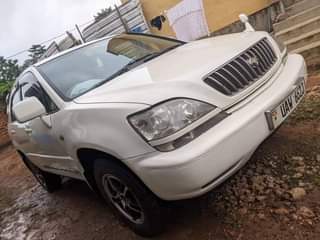 A picture of TOYOTA HARRIER