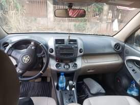 A picture of Toyota camry 2004 in perfect condition