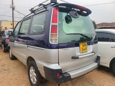 A picture of Toyota Noah FieldTourer 4WD