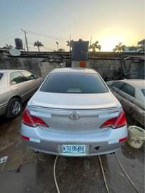 A picture of Toyota Avalon 2008