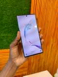 A picture of note 10