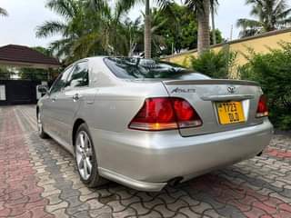 A picture of 2004 Toyota Athlate
