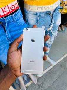A picture of I PHONE 6