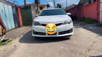 A picture of Belgium Standard 2013 Toyota Camry in pristine condition with everything