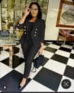A picture of Woman suit