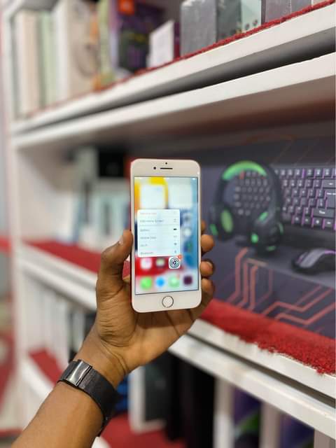 A picture of iPhone 7 128GB