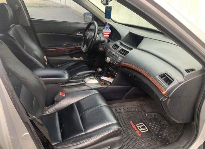 A picture of 2010 REGHONDA CROSSTOUR V6