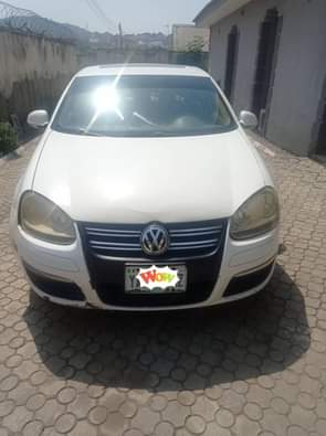 A picture of 2005 Volkswagen Jetta Sound Engine and Gear Untempered Ac is