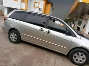 A picture of highest grade sienna 05 model Bluetooth Connection Untouched Dashboard Catalyst