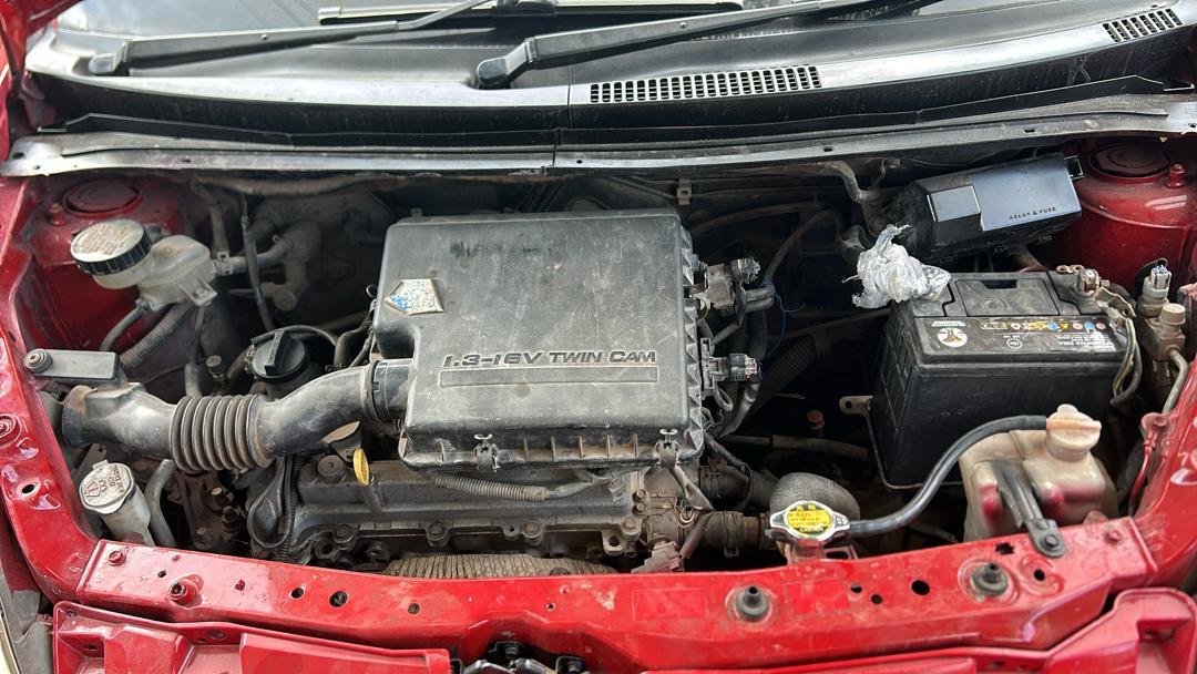 A picture of 2004 Toyota passo