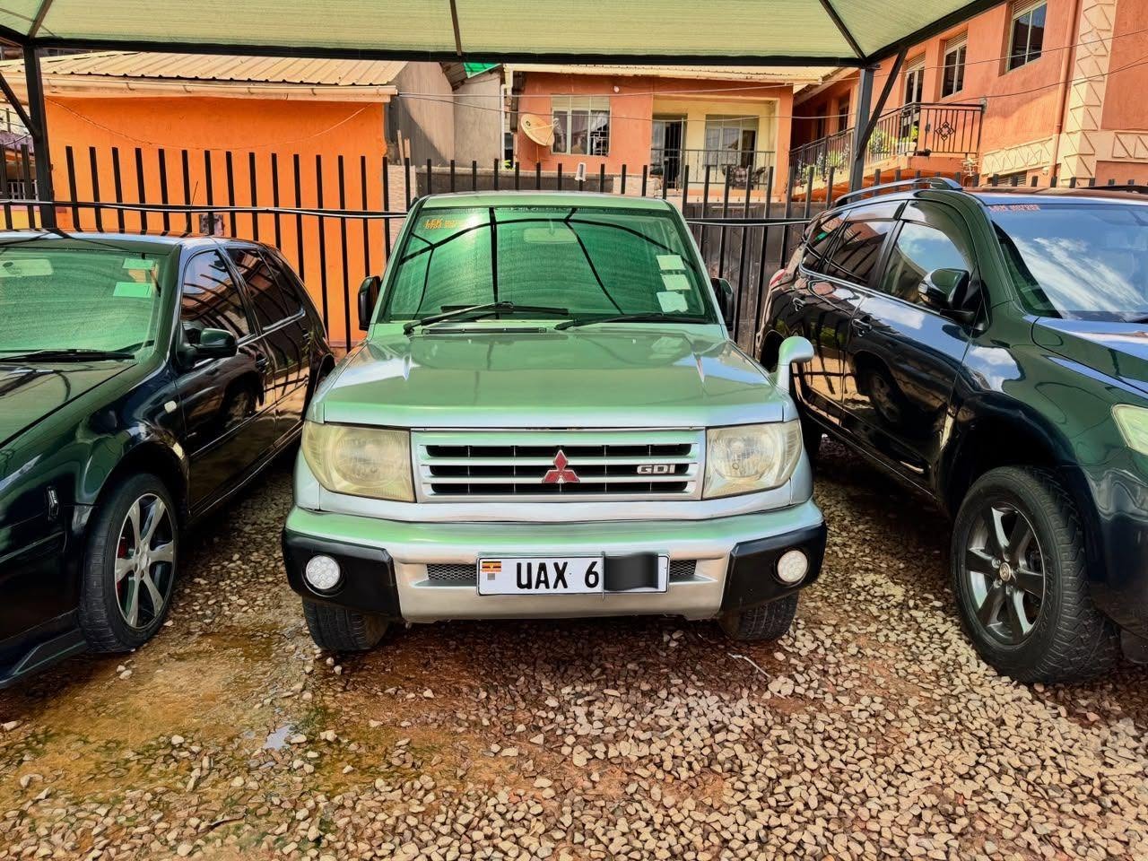 A picture of Pajero GDI
