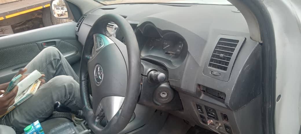 used toyota hilux