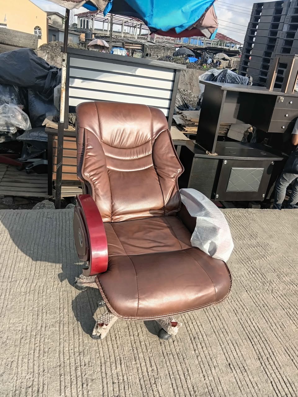 A picture of Good high quality standard executive wooden reclaim chair very strong