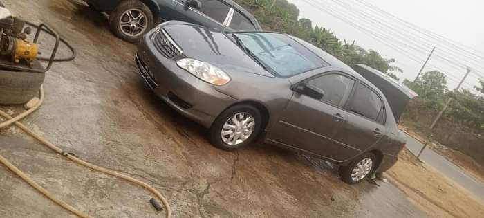 A picture of TOYOTA COROLLA 2004
