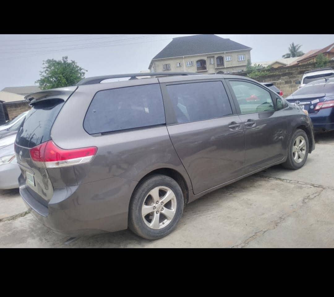 A picture of Neatly 6 months Reg Sienna 2013