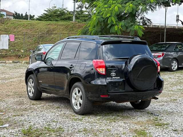 A picture of 2012 Toyota rav 4