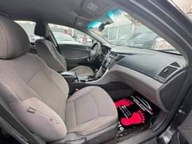 A picture of 2011 Hyundai sonata 2011 model