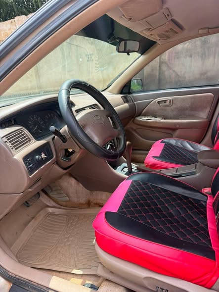 A picture of Toyota pencil Camry first body pan 07036384977