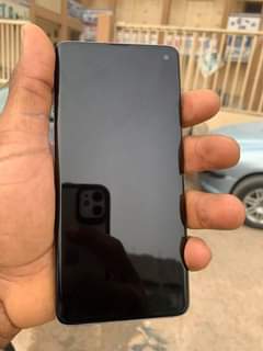 A picture of SAMSUNG S10 5G
