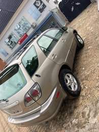 A picture of neatly used first body pan Lexus Rx 300 for sale