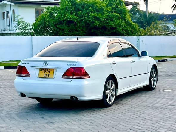 A picture of PRICE 13 5M TOYOTA CROWN ENGINE 4GR FSE YEAR 2006