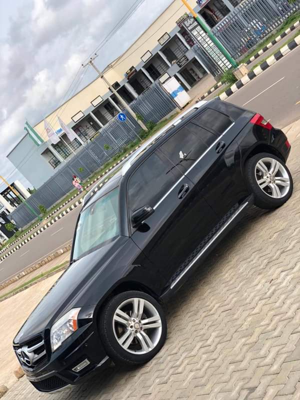A picture of FOR SALE FEW MONTHS USED MERCEDES BENZ GLK KEYLESS 2012